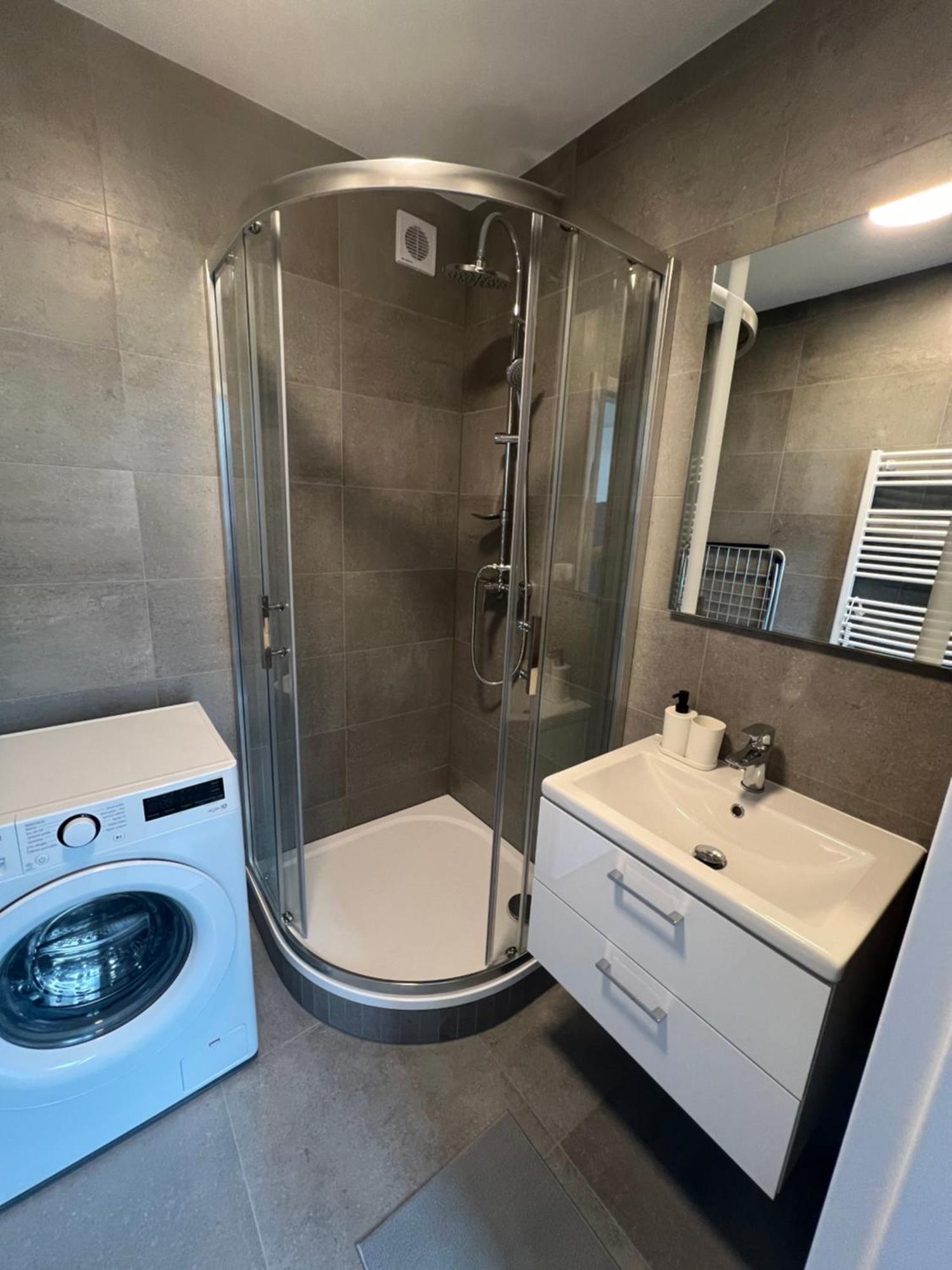 Ren Apartment Znojmo Buitenkant foto